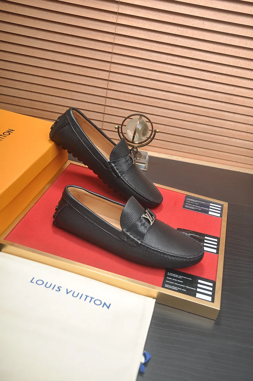 Men's men's shoes 💰420💶 [LV Doudou shoes] (water-dyed cowhide lining) new model is on the market, available on the official website. The new Doudou shoes are processed into single-color materials, and the uppers are made of imported horsehide leather. The body of the shoe is fully hemmed with mark thread, and is lined with imported original cowhide leather. The elegant shoe shape is super suitable for all-matching, and the size is 38-44.